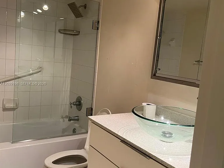5161 Collins Ave #909 — Photo 7