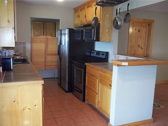4th image of 5585 County Road 242