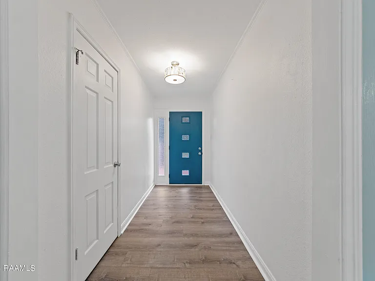 218 Debby Dr — Photo 3