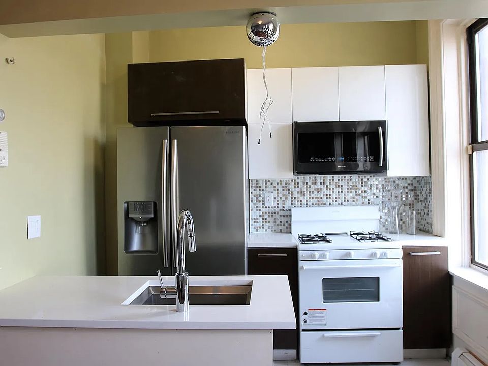 1st image of 3304 Hudson Ave APT 2