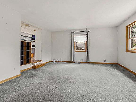 3rd image of 131 N Harvey St
