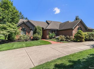 8975 Quail Cir, Plymouth, MI 48170