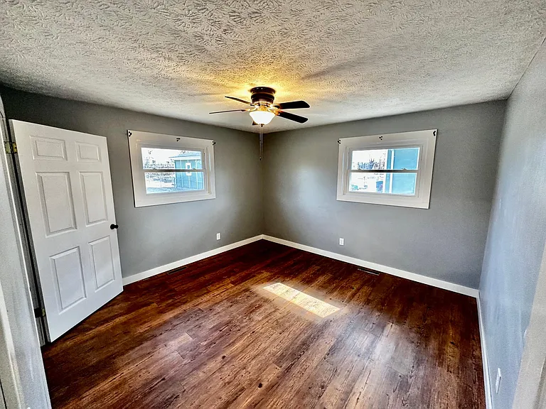 712 Evergreen Ave — Photo 6