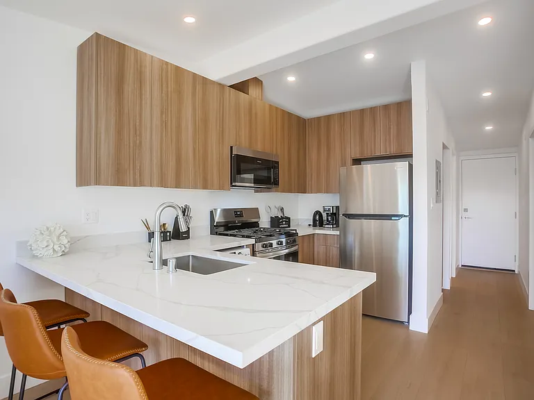 510 Nautilus St #1 — Photo 11