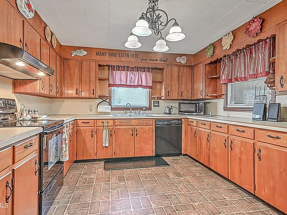 5th image of 111 Cotton Dr