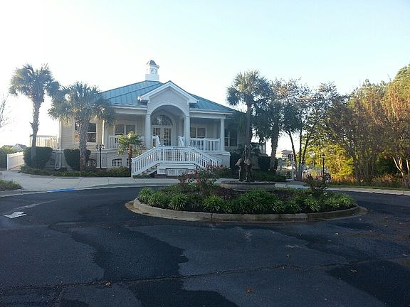 Lovely clubhouse with regular planned activities