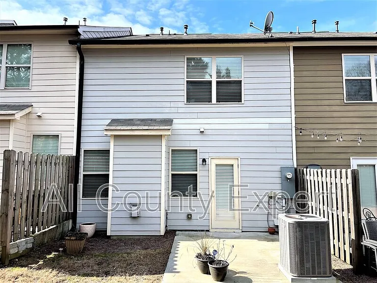 220 Bobbie Way — Photo 21