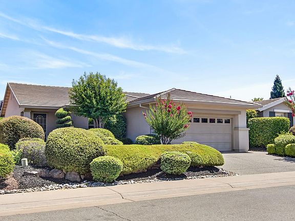 3rd image of 731 Violet Ln