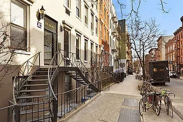87 Saint Mark&#39;s Place in East Village
