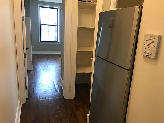 Rented by Premier Metro Realty Corp | media 34