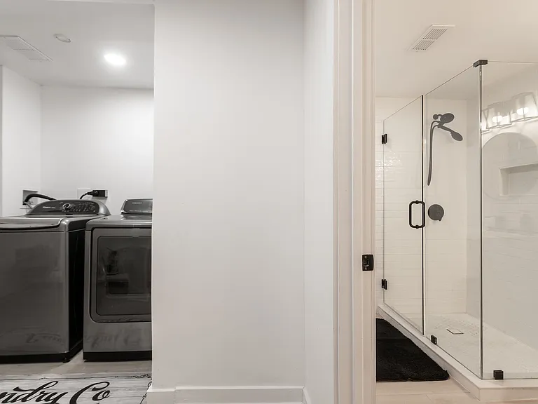 2277 Cloverdale Dr SE #8 — Photo 4