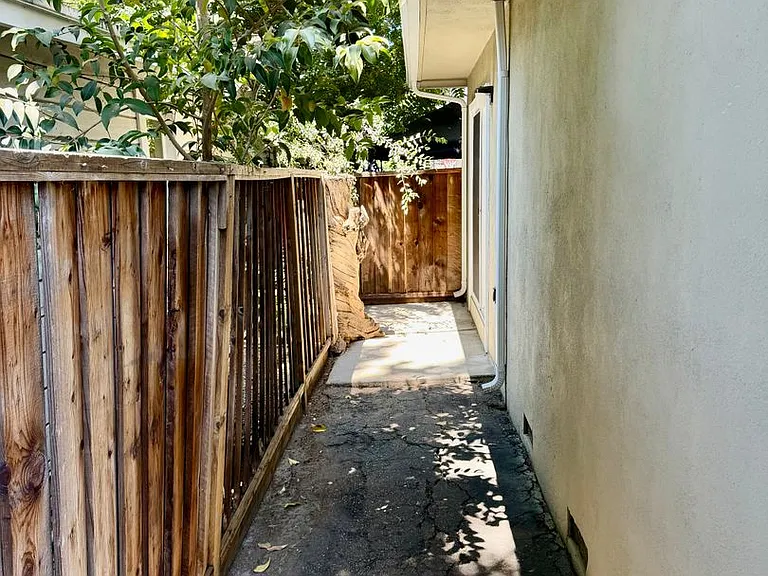 Brace Avenue — Photo 14