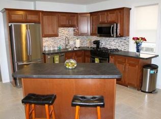 676 Sumner Ave, Springfield, MA 01108