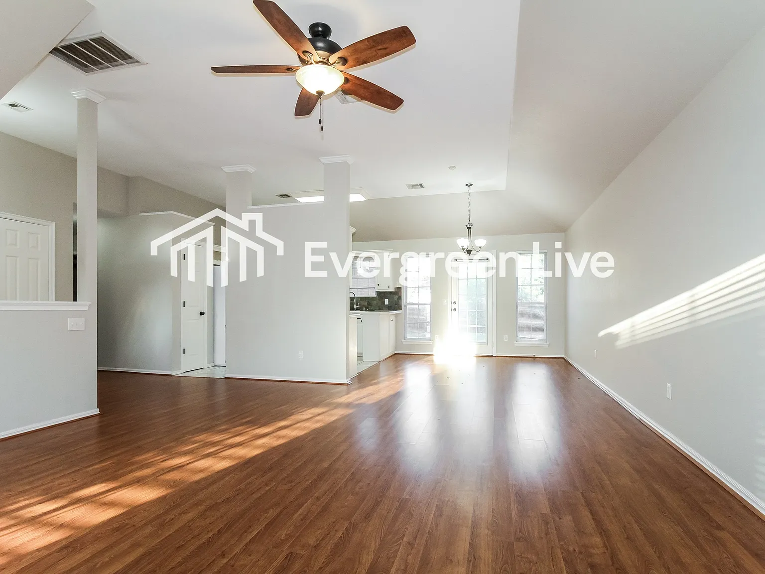 3 bed, 2.0 bath, 1678 sqft, $1,595 — Photo 3