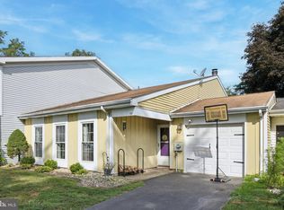 164 Commonwealth Dr, Newtown, PA 18940