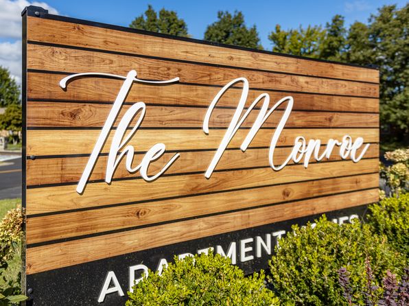 940 University Woods Dr #6