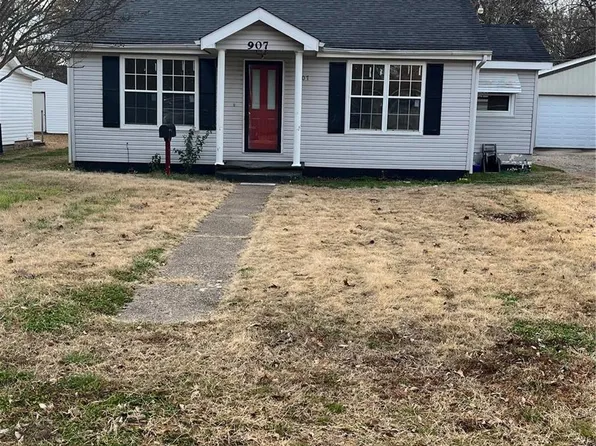 907 Henderson St, Kennett, MO 63857