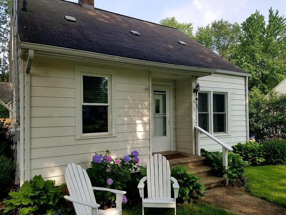 1st image of 1719 Baker Dr