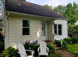 1719 Baker Dr, Kalamazoo, MI 49048