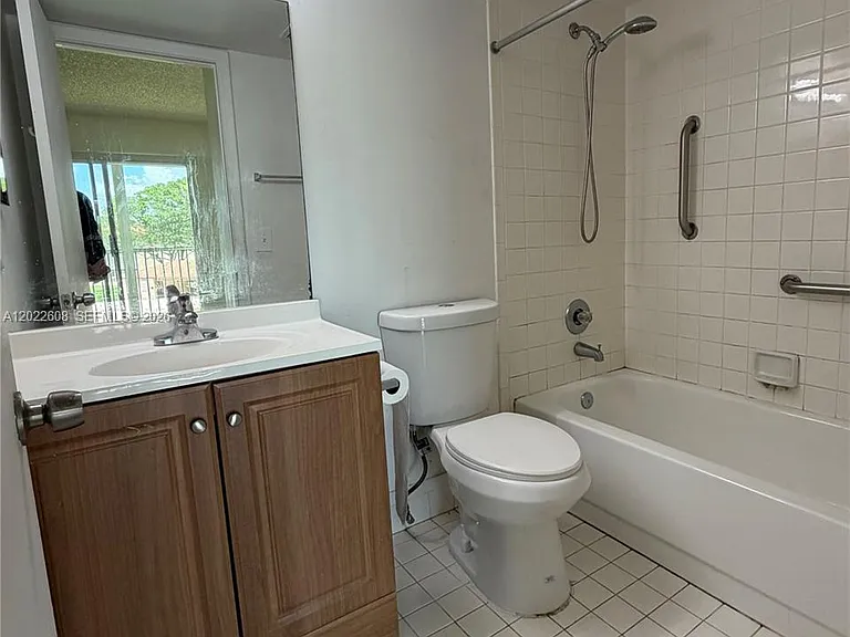 200 SW 132nd Way #309L — Photo 9
