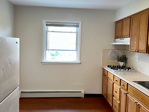 3rd image of 566 Sollas Ct APT 2