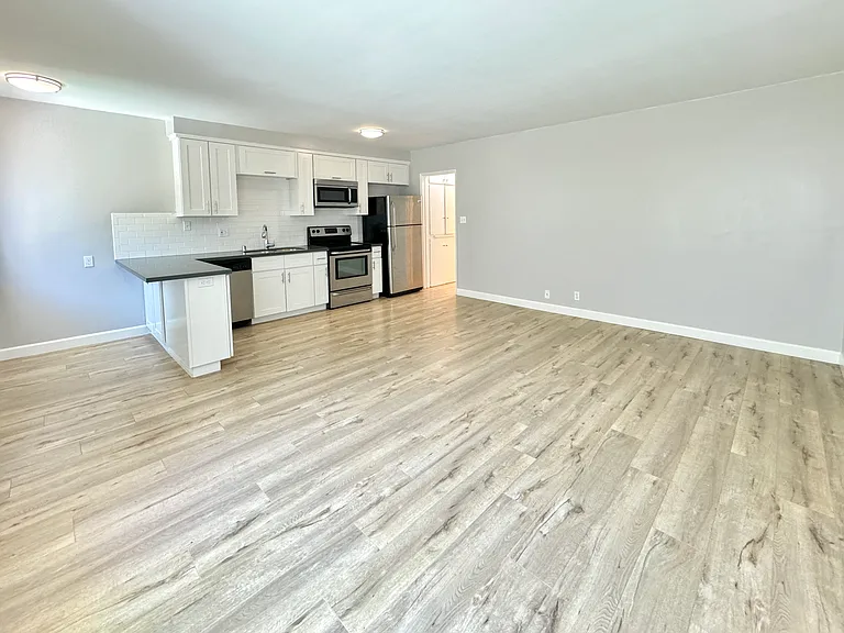 21111 Wood Ave #0 — Photo 10