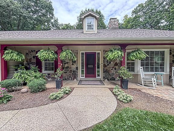 3rd image of 28812 Grove LANE