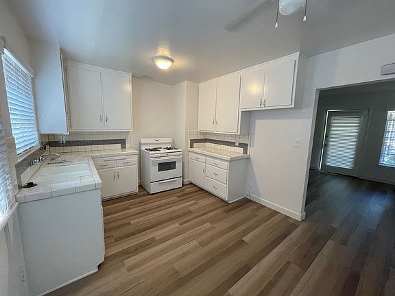 3rd image of 10450 1/2 Santa Gertrudes Ave