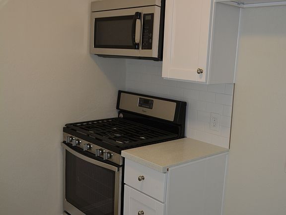 3rd image of 4118-4120 58th St