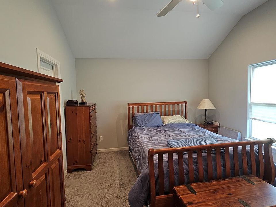 2nd image of 2445 Grove Ln