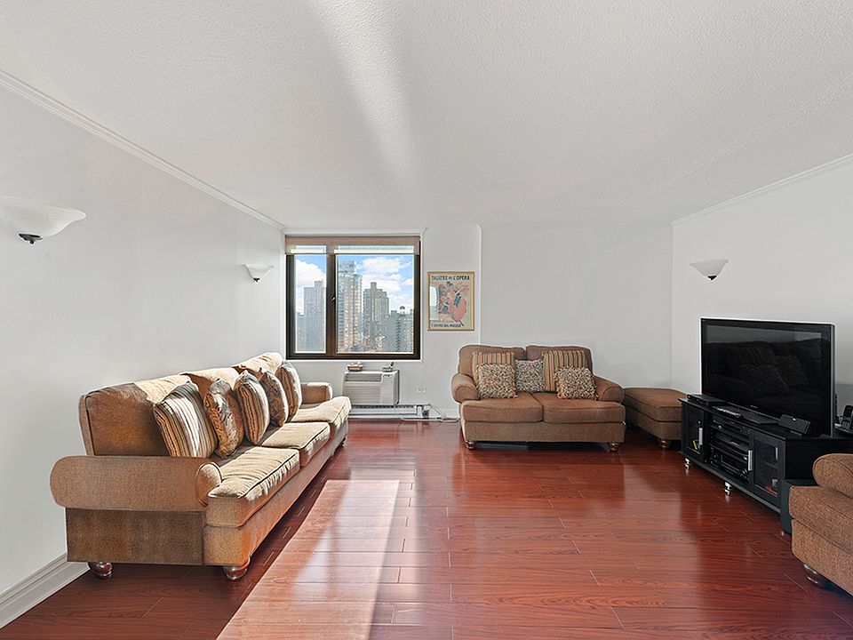 1st image of 1601 3rd Ave #21D-SUA21