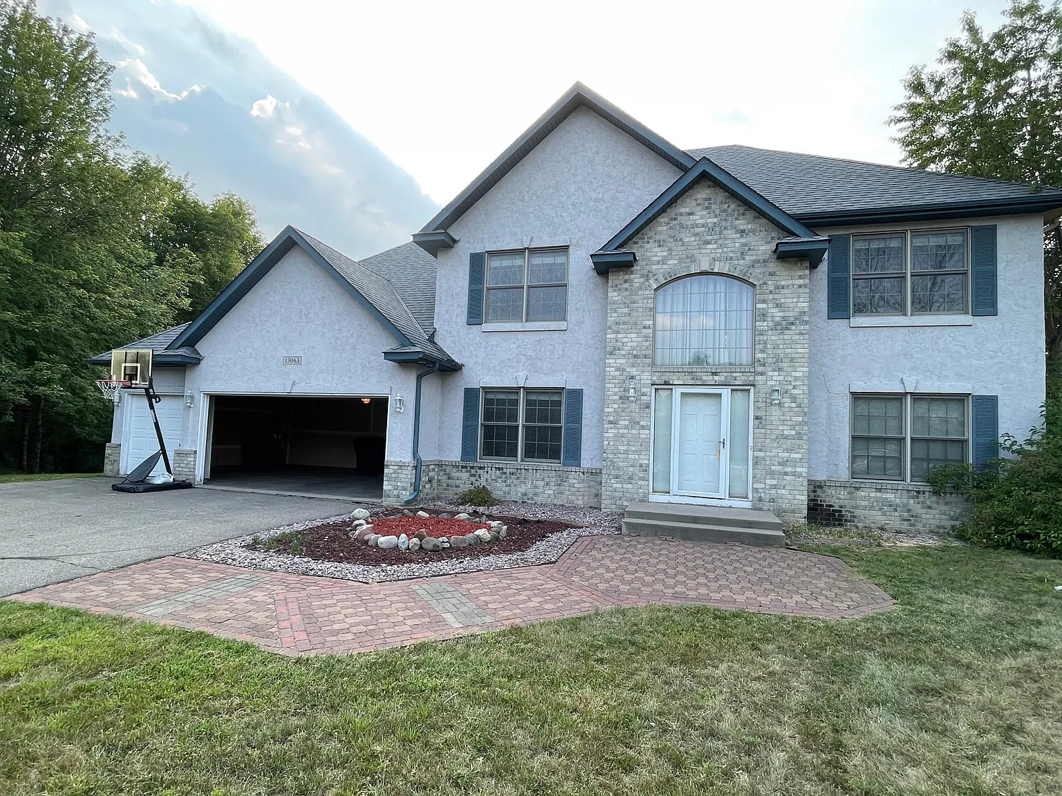 4 bed, 2684 sqft, $3,250 — Photo 1