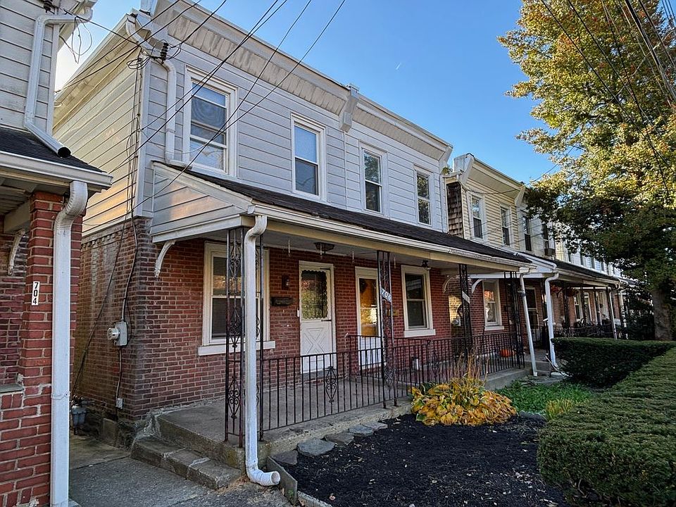 1st image of 706 W Railroad Ave
