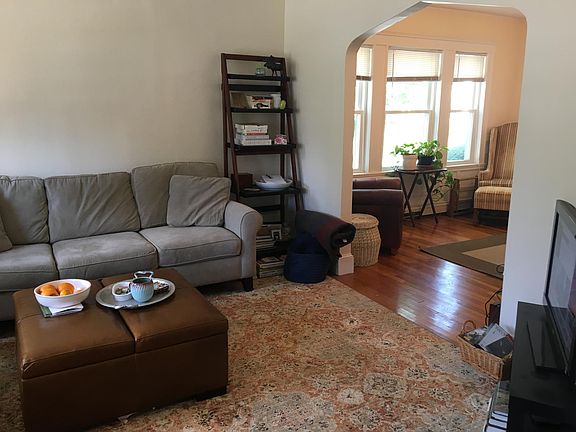 Archway Access into Dining Room