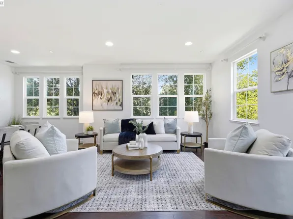 6951 N Mariposa Ln, Dublin, CA 94568