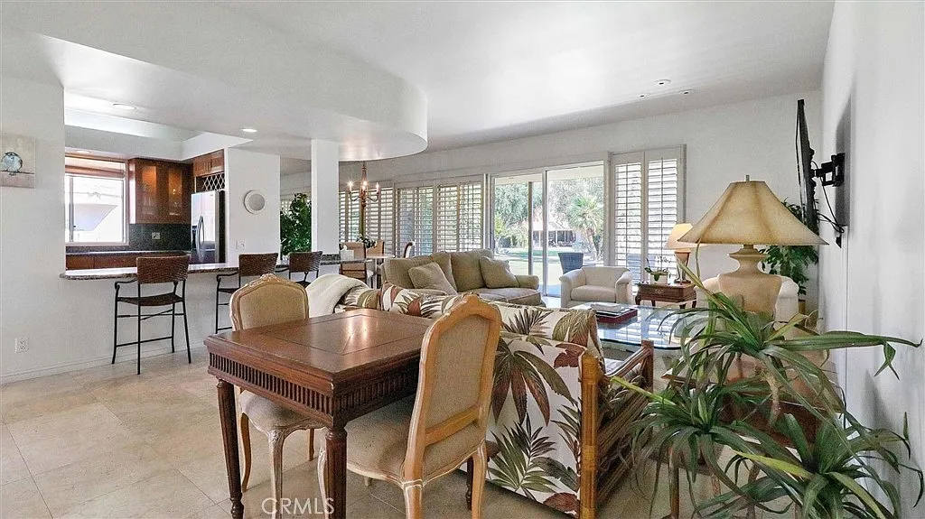 3 bed, 2280 sqft, $6,000 — Photo 1