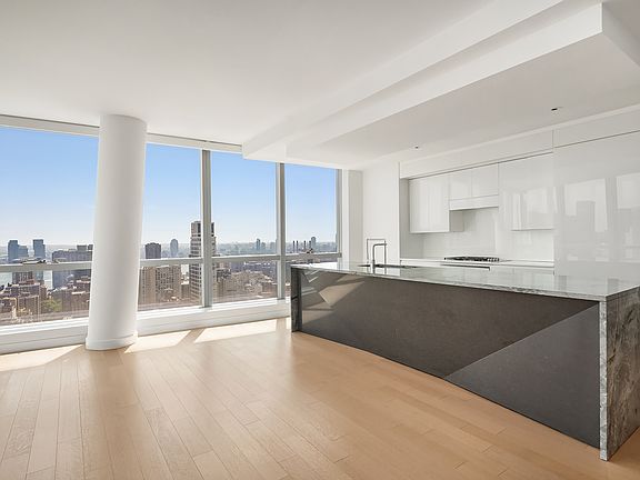 3rd image of 400 Park Ave S APT 35B