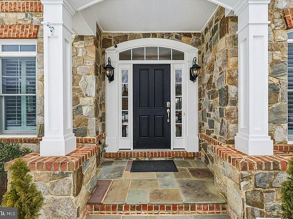 2nd image of 10321 Lynch Ln