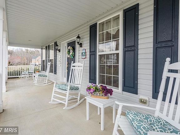 3rd image of 103 Don Sinsel Ct