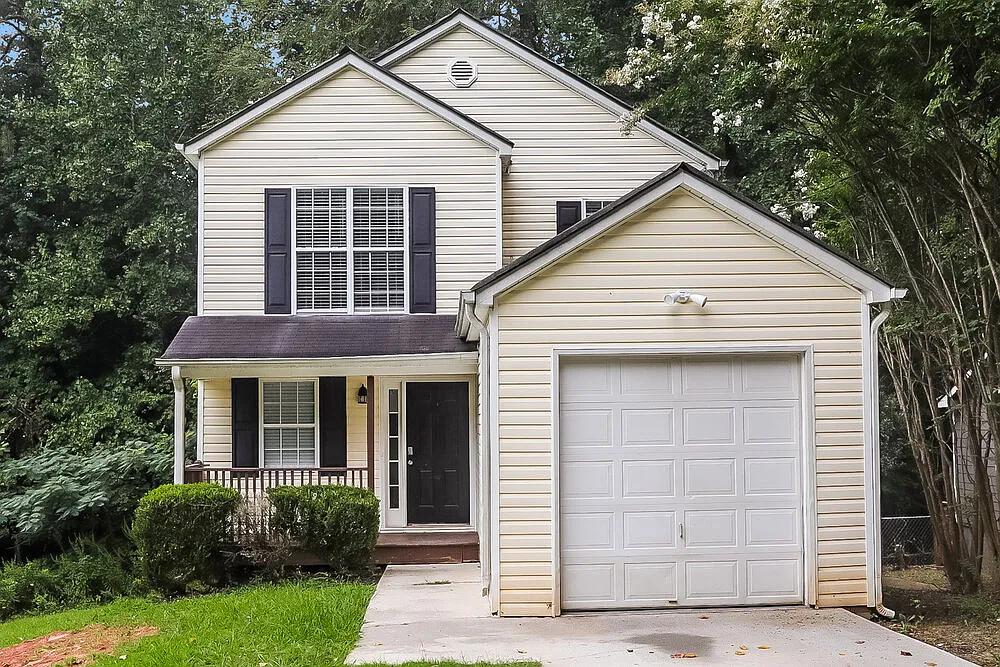 3 bed, 2.5 bath, 1528 sqft, $1,930 — Photo 1