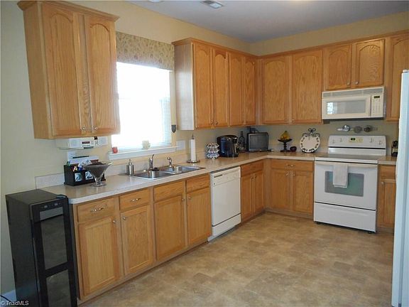 4th image of 6228 Elderbush Dr
