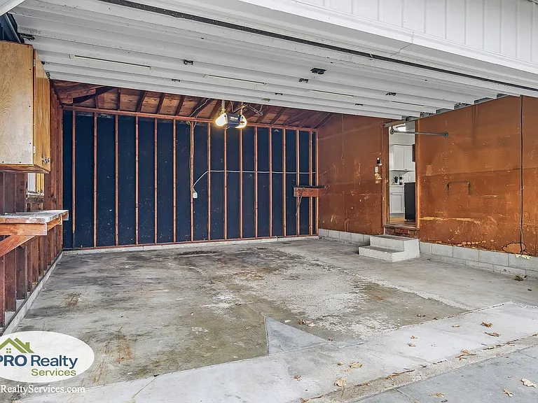 4725 Valley Rd — Photo 23
