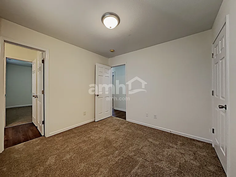 149 Sawhorse Dr — Photo 13