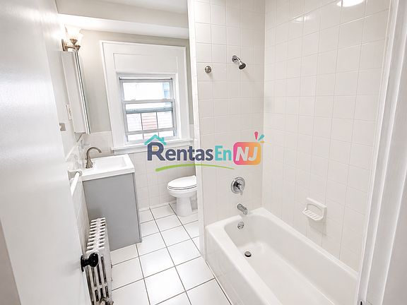 3rd image of 148-150 Norwood St #2A