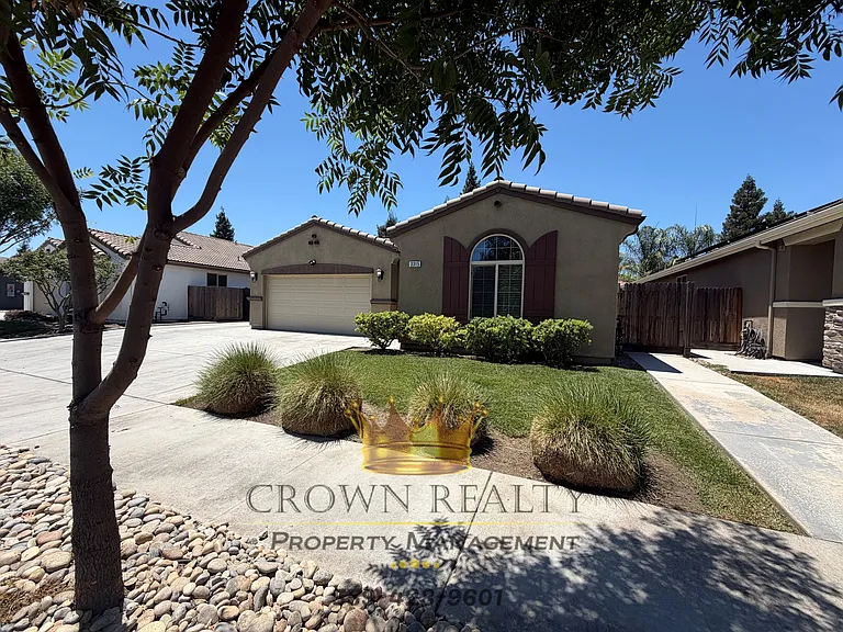 3315 S Meadowbrook St — Photo 3