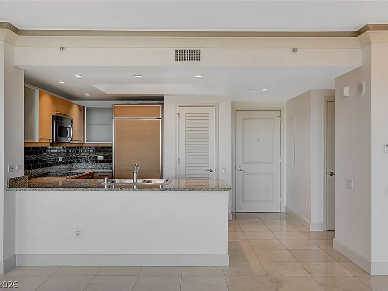 322 Karen Ave #2705 — Photo 8