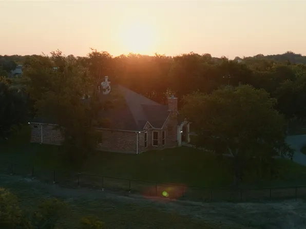 398 J O Junge Rd, Cleburne, TX 76033