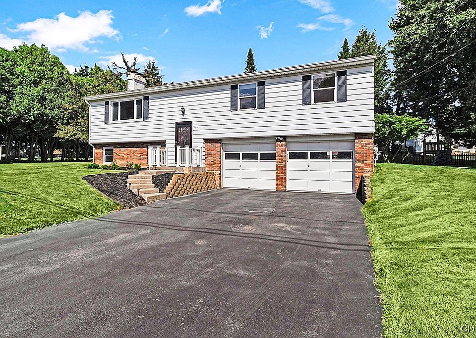 1st image of 2 Upper Woods Cir