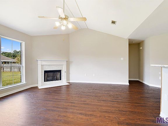 3rd image of 43478 Galvez Oaks Dr