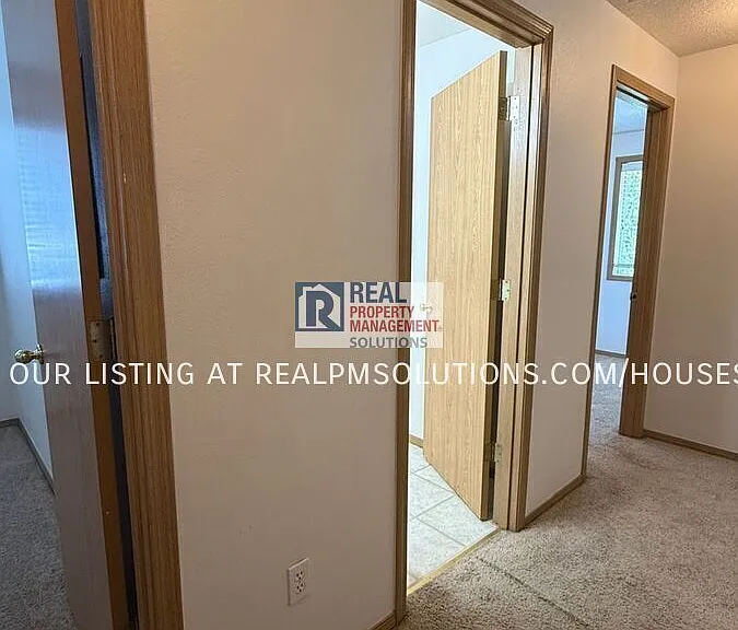8514 N Syracuse St #1 — Photo 21